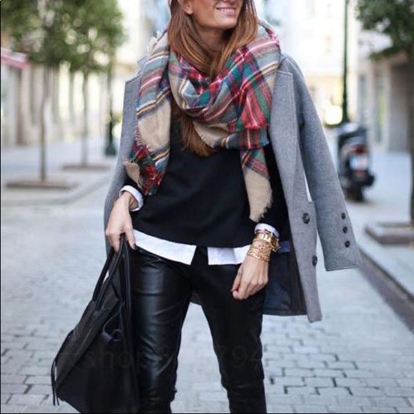 Plaid Blanket Scarf - Picture 5 of 6